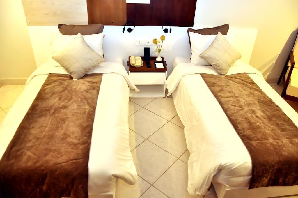 Double or Twin Room,111115815:JPEG