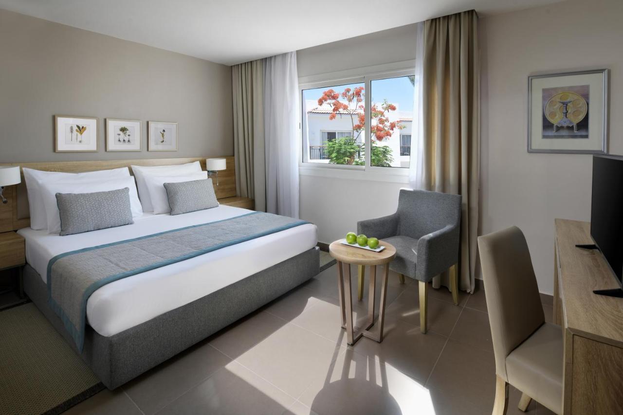 Family Suite, Queen Bed, Garden View,1219666585:JPEG