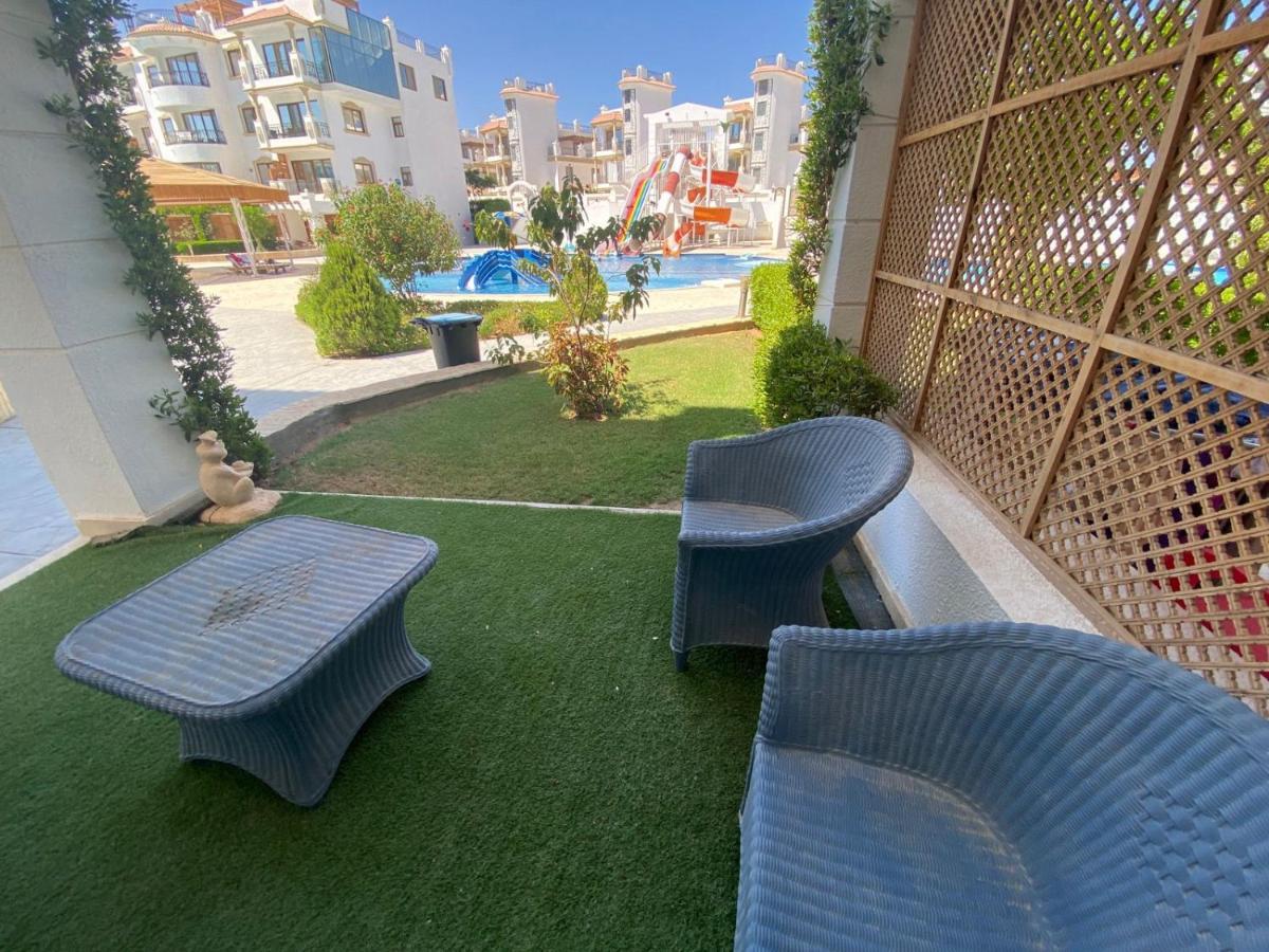 Apartment with Garden View
