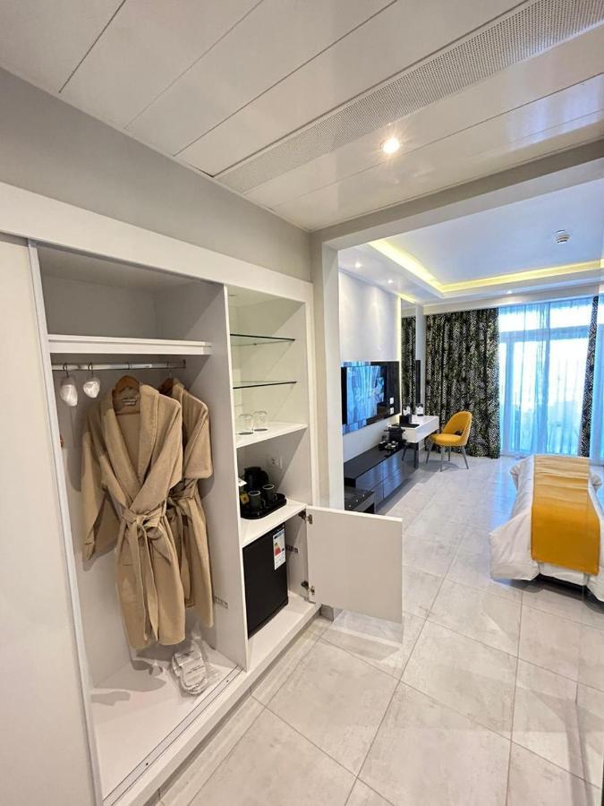 Deluxe Jacuzzi Beach Front