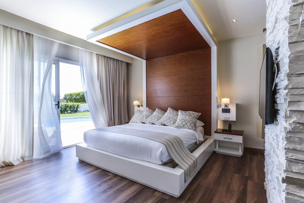 Royal Villa- Posh Club