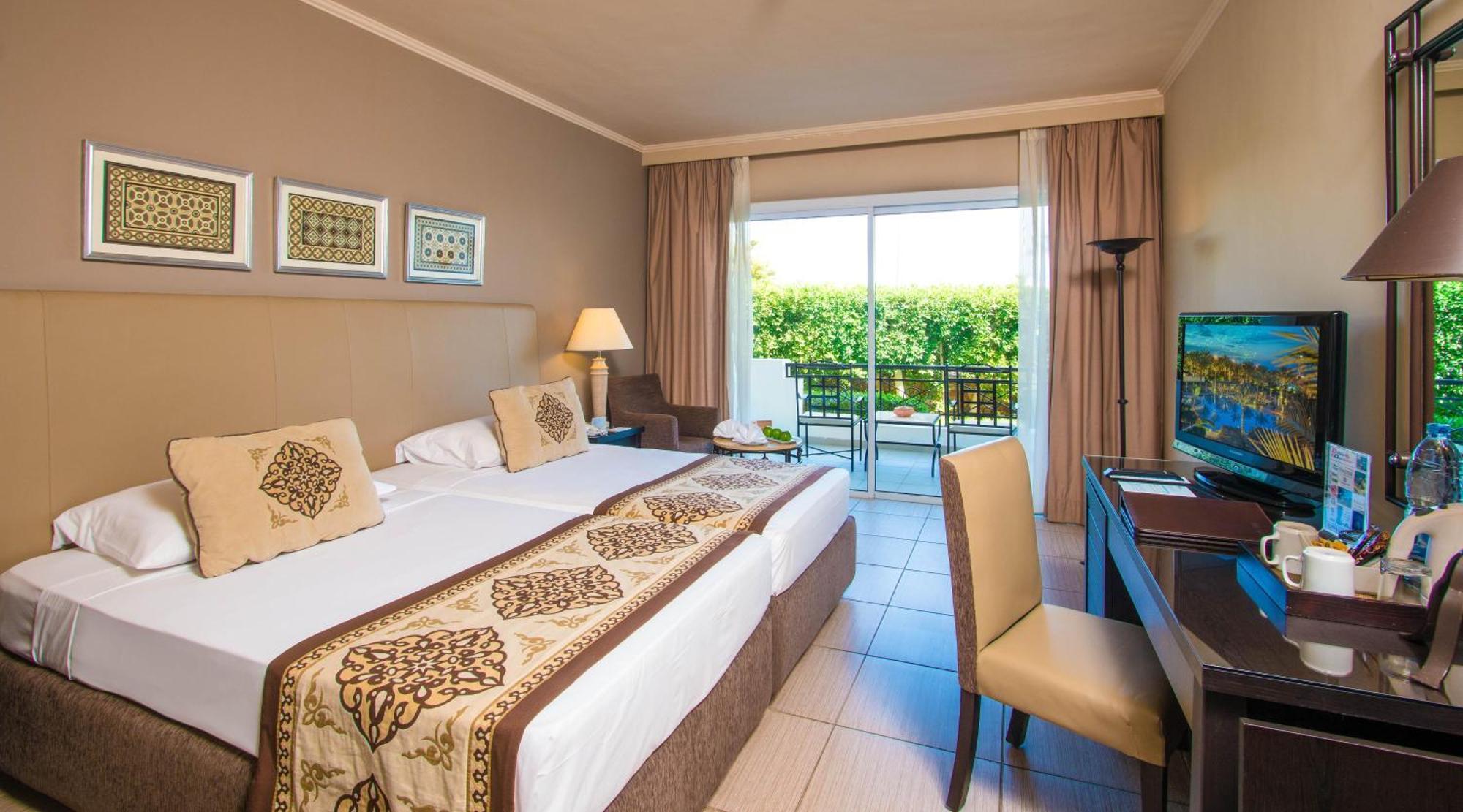 Superior Queen or Twin Bed Garden or Pool View,1704863688:JPEG
