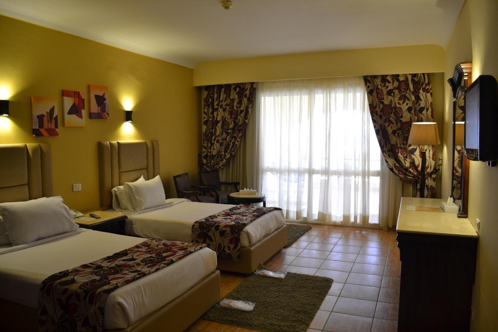 Royal Family 2 Bed Rooms,1739414760:JPEG