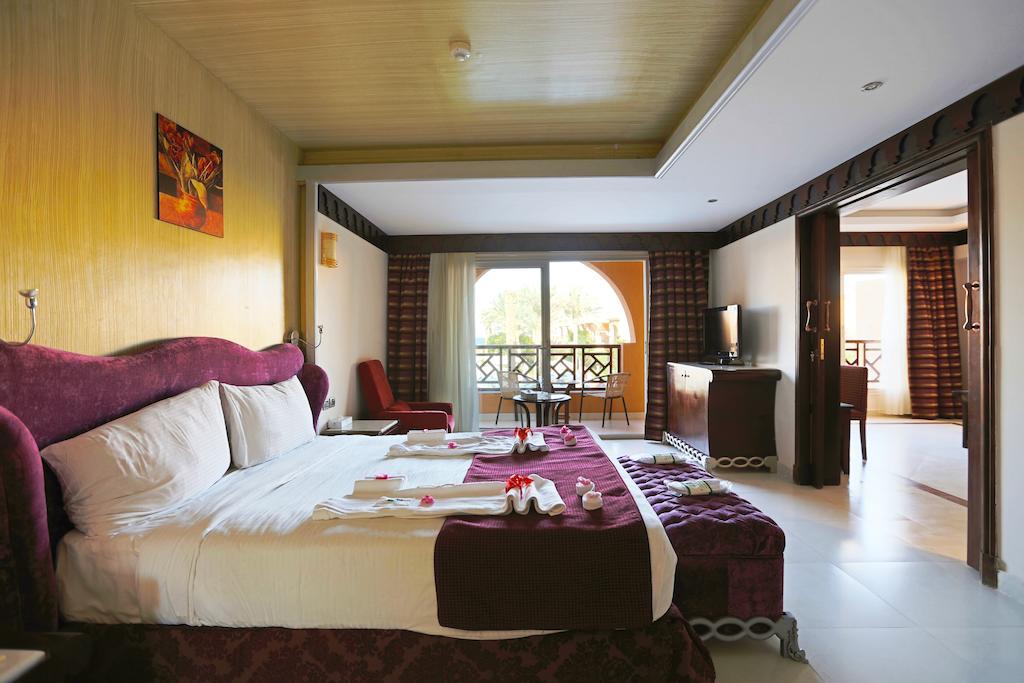 Deluxe Suite with Spa Bath