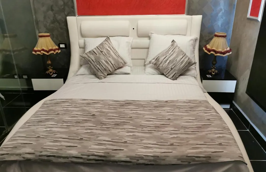 Chic Apartment 2-1