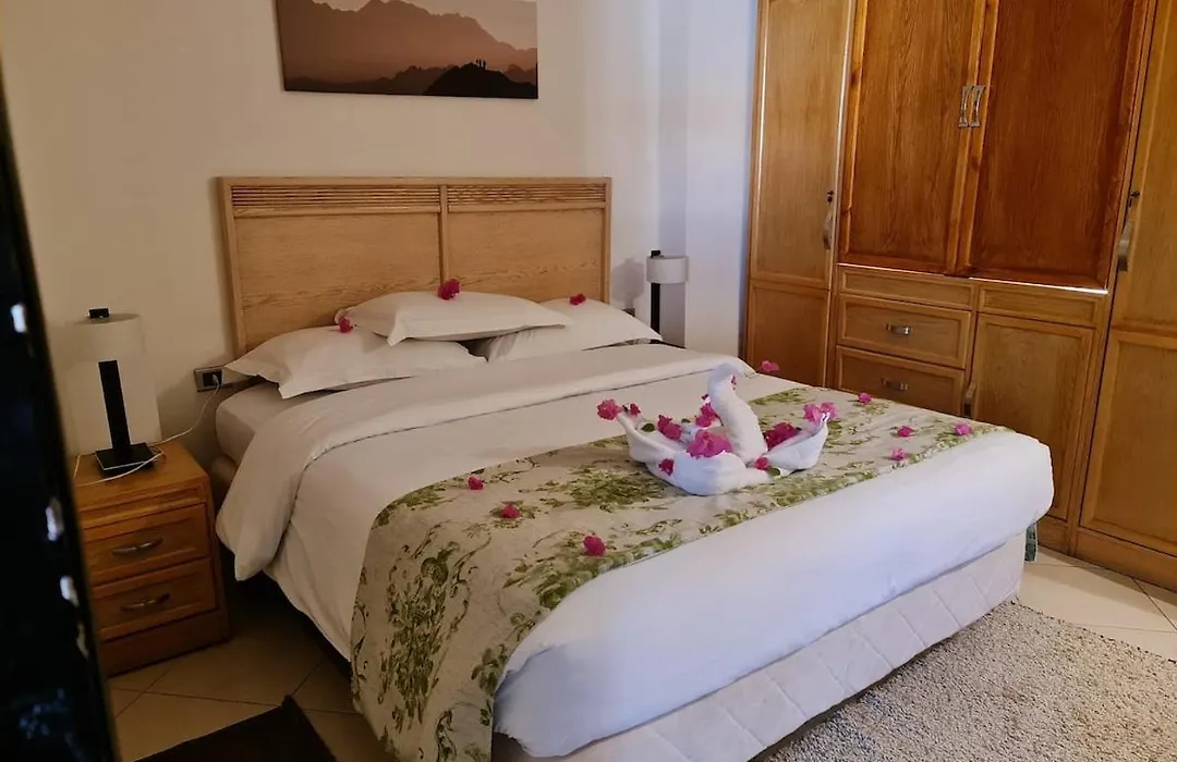 Luxury Oassis In Heart Of Nama Bay Pool, Gym, Beach-1