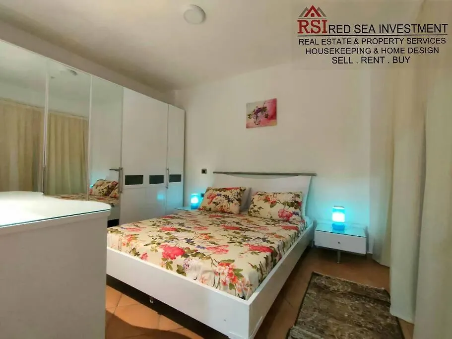 Lovely One Bedroom With Pool View, Top Floor-1
