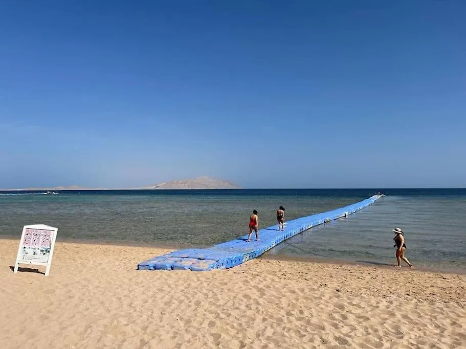 3-Bedroom Apartment On The Ground Floor - Sharm Hills Resort-1