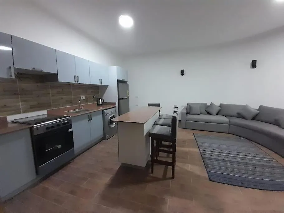 Lovely 1 Bedroom Luxury Apartment Front Of The Pool-1