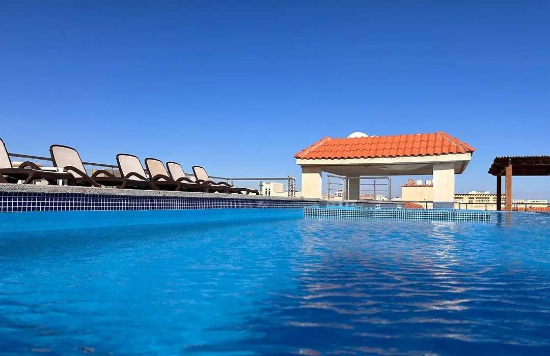 1-Bedroom Apartment With Pool View On The Ground Floor & Shared Infinity Pool On The Roof With Seaview-1