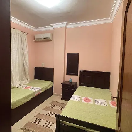 Lovely 2 Bedrooms Apartment With Pool Access-3