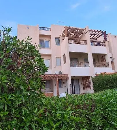 One Bedroom Apartment Near Airport, Montaza-3