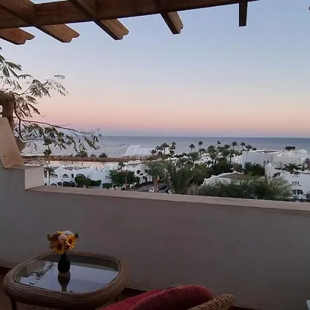Private Furnished One-Bedroom Apartment At Domina Coral Bay - Block 34-3