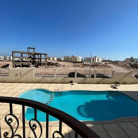 Beautiful 1 Bedroom Apartment In El Montazah-3