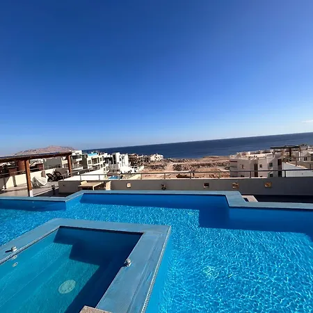 1-Bedroom Apartment With Pool View On The Ground Floor & Shared Infinity Pool On The Roof With Seaview-3