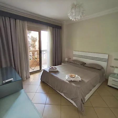 One- Bedroom Apartment S3 In Vip Zone Sunny Lakes-3
