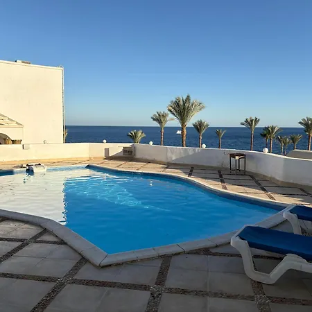Carlton Luxury Villa-3