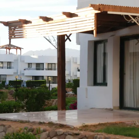 Criss Haya Apartments-3